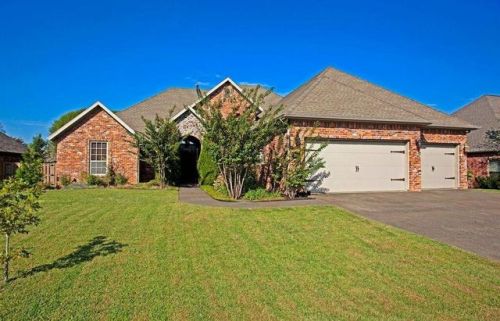 2019 Doral Dr, Fayetteville, AR 72701-7788