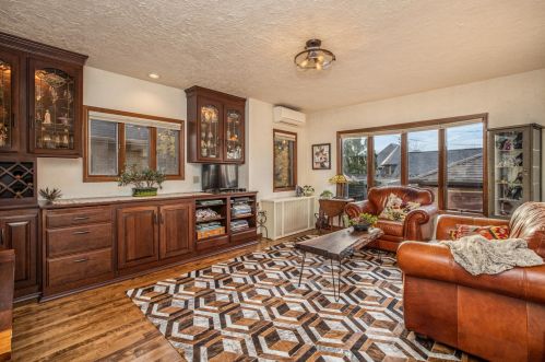 4779 Larkin St, Milwaukee WI 53211-1151 exterior