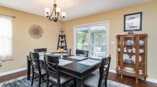 8041 Cross Creek Cir, Breinigsville PA  18031-1327 exterior