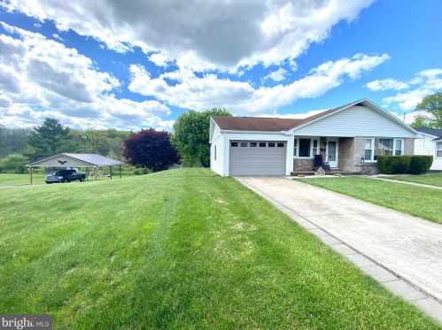305 1st St, Mc Connellsburg, PA 17233-1005