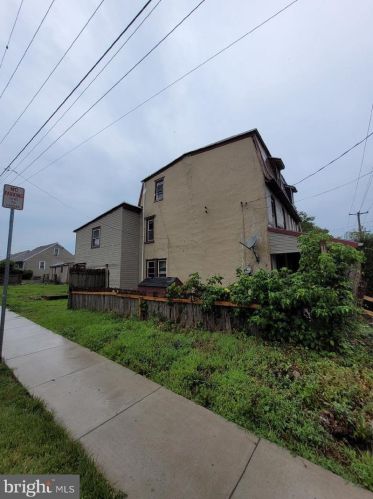 1156 Center Ave, Pottstown, PA 19464-5804
