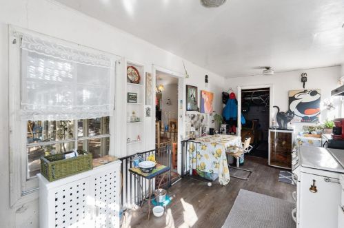 1811 Robin Whipple Way, Belmont CA  94002-1852 exterior