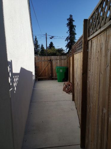 2081 Horne St, San Leandro CA  94578-1465 exterior