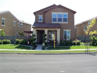 1380 Harvest Dr, Turlock CA  95382-9406 exterior