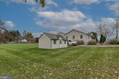 397 Kunkel Ave, Hummelstown PA  17036-9337 exterior