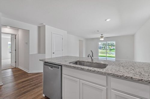 2911 5 Pl, Cape Coral FL  33904-3410 exterior