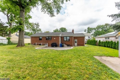 712 Golf Ter, Roselle NJ  07203-2431 exterior