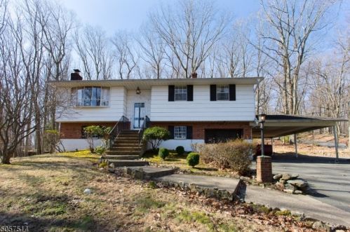6 Zeek Rd, Greystone Park, NJ 07950-1116