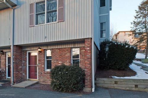 66 Abington Gardens Dr, Clarks Green, PA 18411-9365