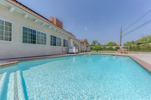 12070 Morning Ave, Downey CA  90242-2324 exterior