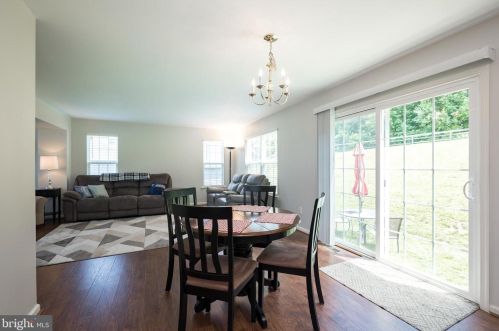 422 8th Ave, Parkesburg PA  19365-1360 exterior