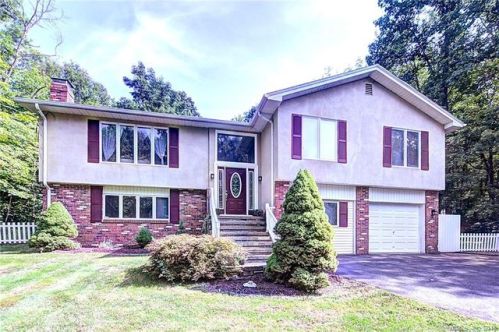 207 White Hollow Rd, Northford, CT 06472-1221