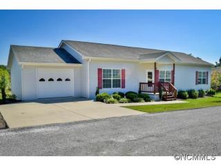 77 Virginia Loop Ln, Hendersonville, NC 28792-9117