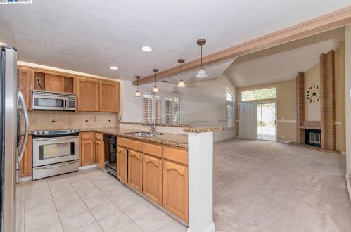 1543 Trimingham Dr, Pleasanton, CA 94566-8407