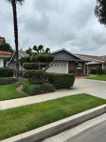 12111 2nd Ave, Lynwood, CA 90262-4561
