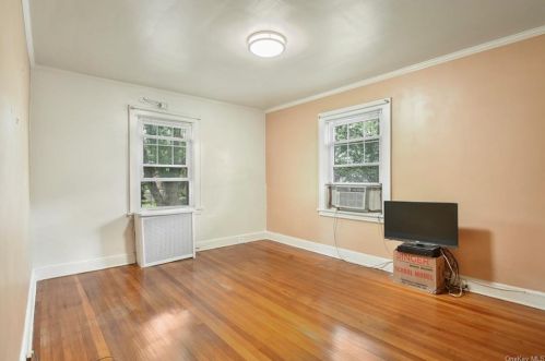 80 Primrose St, White Plains NY  10606-1631 exterior