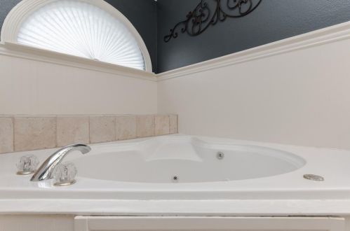 2112 Huron Cir, Denton TX  76210-2951 exterior