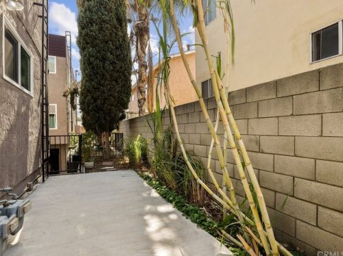 427 Thompson Ave, Glendale CA  91201-2566 exterior