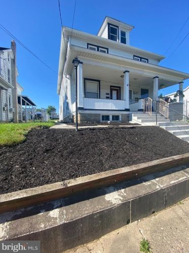 2723 Butler St, Harrisburg, PA 17103-2032