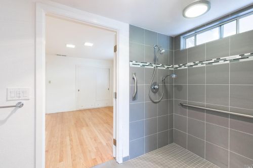 2128 Hvn Dr, Santa Rosa CA 95404-3221 exterior