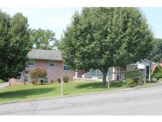 200 Monte Vista Dr, Kingsport, TN 37660-1620