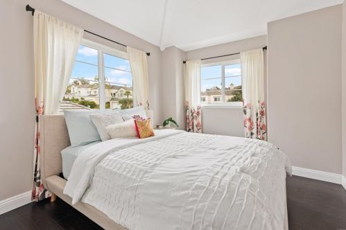 11773 Windcrest Ln, San Diego CA 92128-4279 exterior