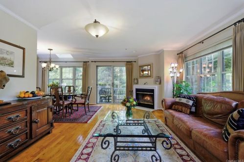 1408 Pondcrest Ln, White Plains NY  10607-1357 exterior