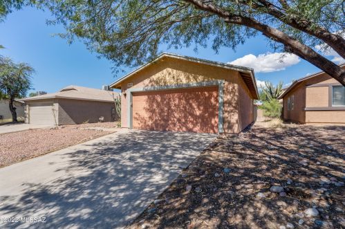 2918 Yorkshire St, Tucson, AZ 85742-9040
