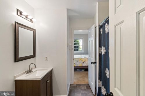 307 Dundee Pl, Fredericksburg VA  22405-2087 exterior