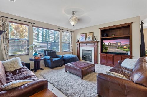 2073 Wyndham Way, Lodi CA  95242-4807 exterior
