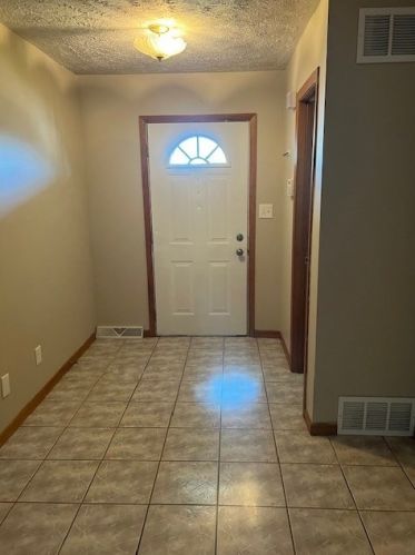 181 Pope Dr, Wampum, PA 16157-3521