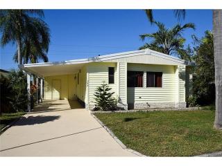 348 Canal Way, Oldsmar, FL 34677-2406