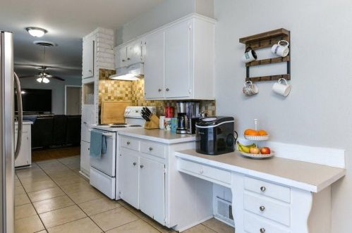 5617 Wedgmont Cir, Fort Worth TX  76133-2801 exterior
