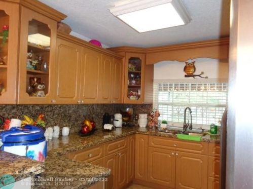 9330 10th St, Hollywood FL  33024-4540 exterior