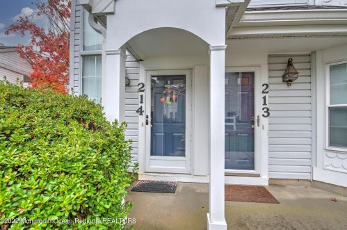 214 Tulip Ln, East Freehold, NJ 07728-4102
