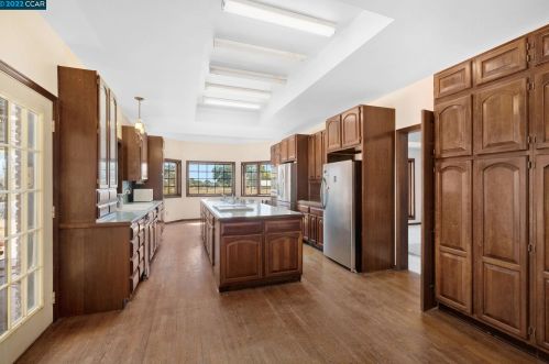 1900 Tule Ln, Oakley CA  94561-5088 exterior