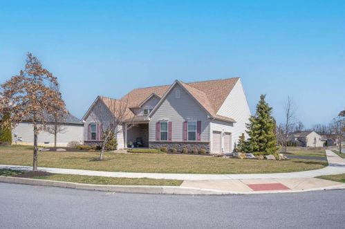 1245 Bramble Dr, Breinigsville, PA 18031-9317