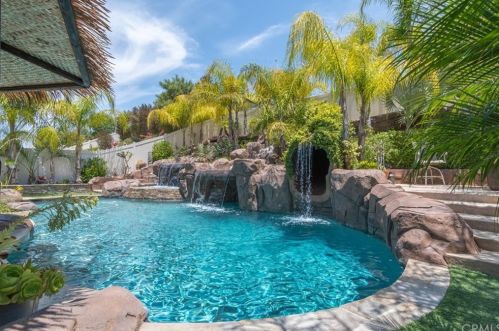 39114 Trail Creek Ln, Temecula CA  92591-7290 exterior