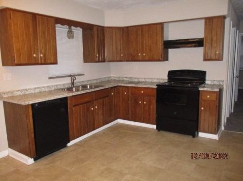 301 Russell Dr, New Brighton, PA 15066-3641