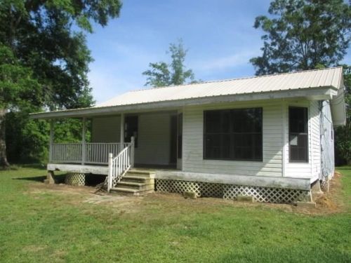 16399 Clements Rd, Leonard Chapel, LA 70443-2121