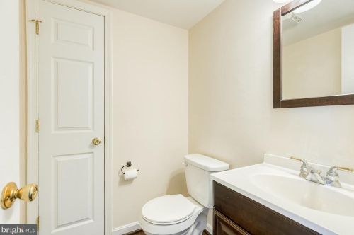 2 Farrell Ln, Fredericksburg VA  22408-4004 exterior