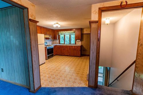 95 Wheeler Ave, Salem NH  03079-3494 exterior