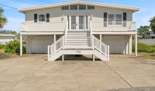1985 Pompano Dr, Garden City, SC 29576-5538