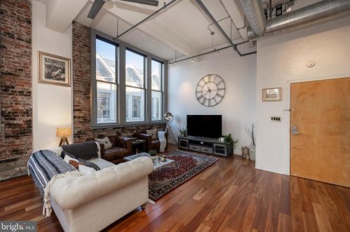 1228 Arch St, Philadelphia, PA 19107-2816