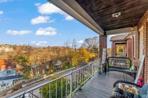 2441 Plainview Ave, Pittsburgh, PA 15226-1547