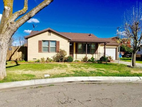 1541 Circle Ln, Newman, CA 95360-1601