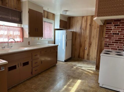 511 Yulupa Ave, Santa Rosa CA  95405-6802 exterior