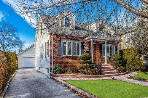 26 Depan Ave, Floral Park, NY 11001-2227