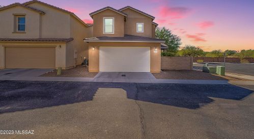 2700 Saramano Ln, Tucson, AZ 85712-5264