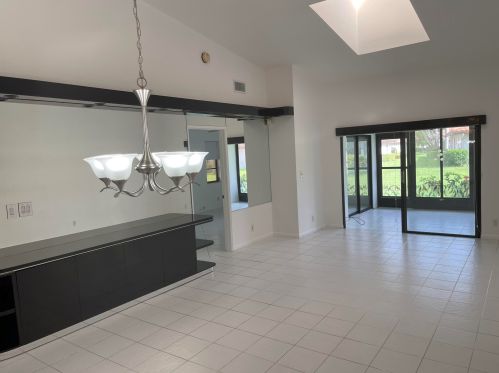 6303 Kings Gate Cir, Delray Beach, FL 33484-2417